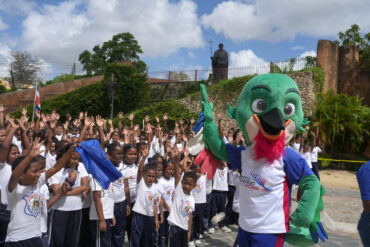 Santo Domingo se llena de alegría con el inicio del programa «Colí en tu Escuela»