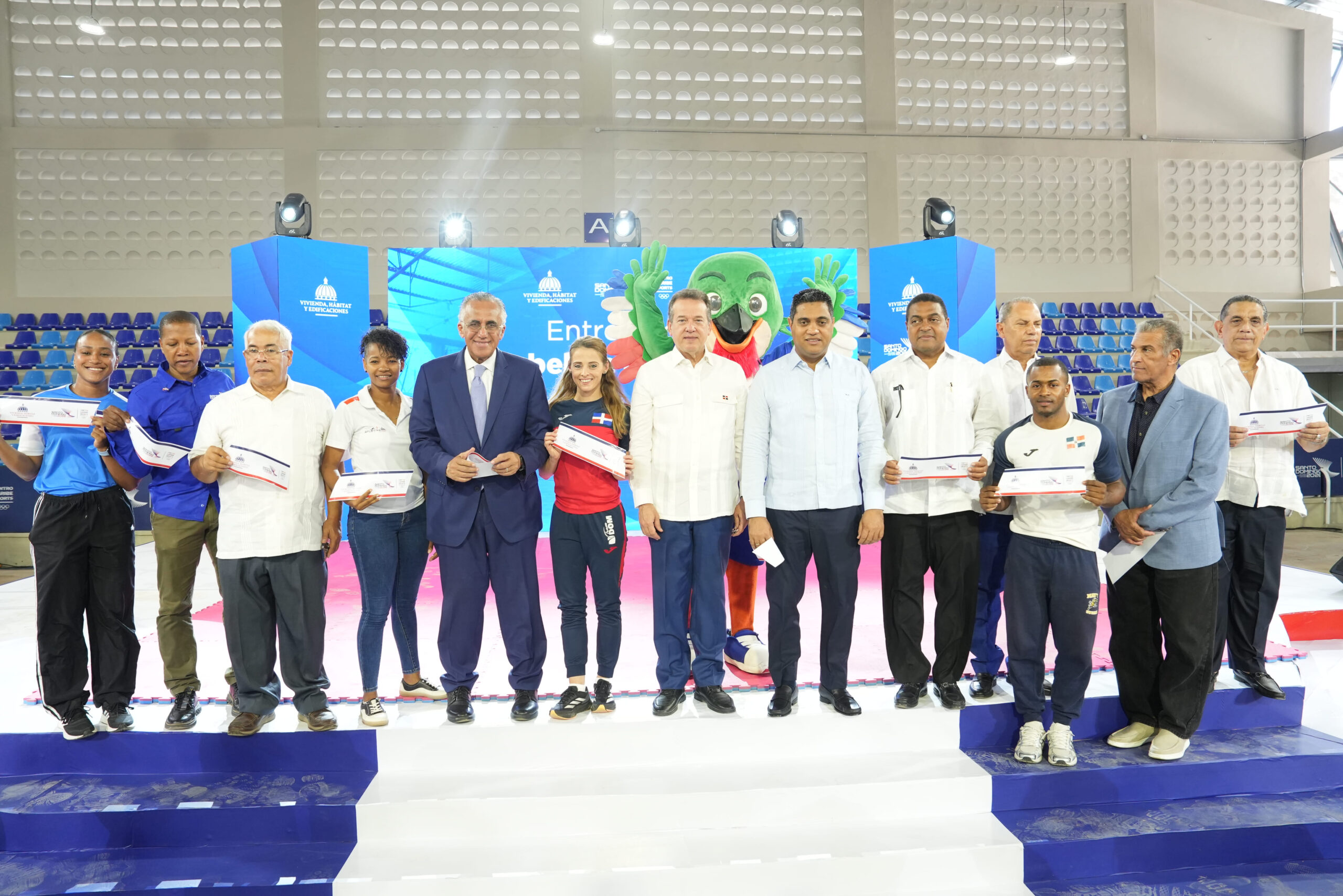 Autoridades en Pabellón de Karate