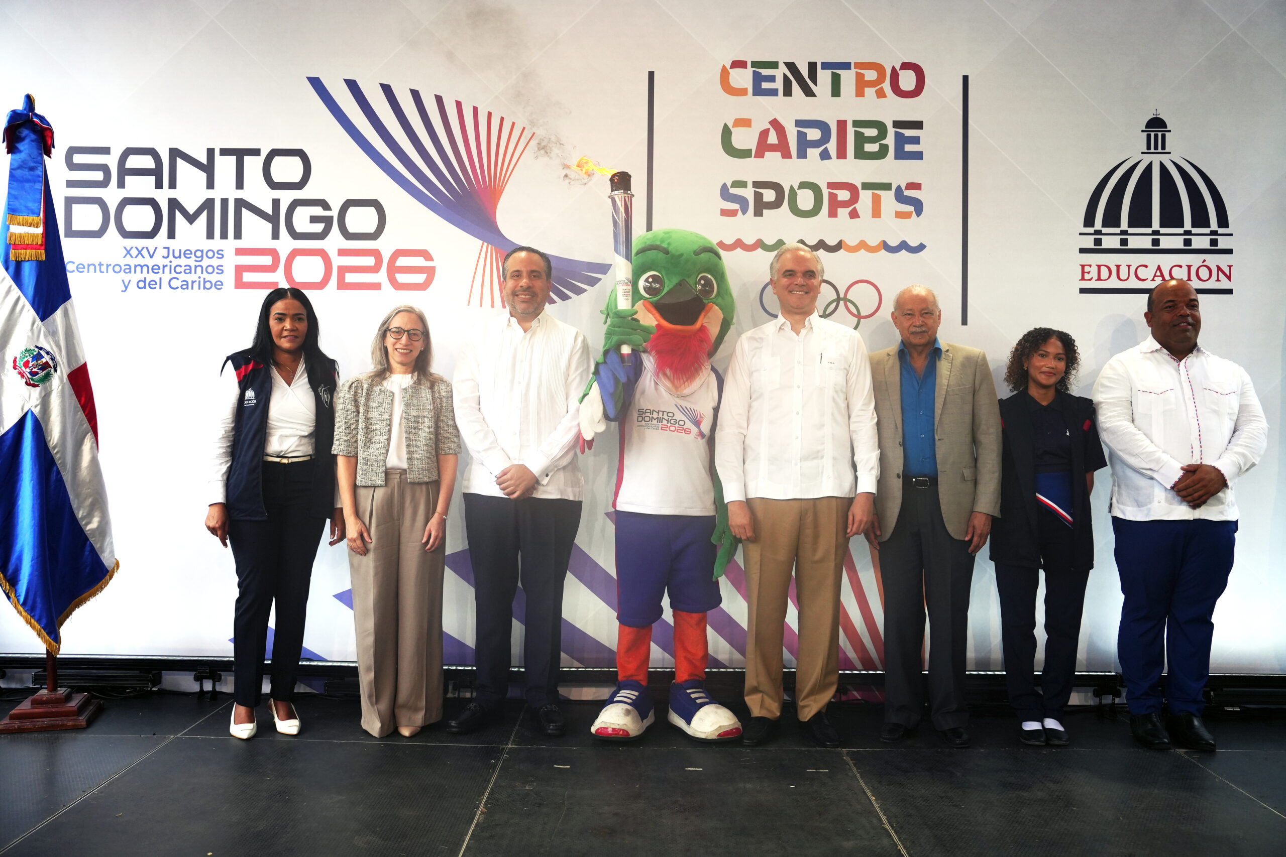 La Antorcha de los JCC 2026 hizo su visita el Ministerio de Educación