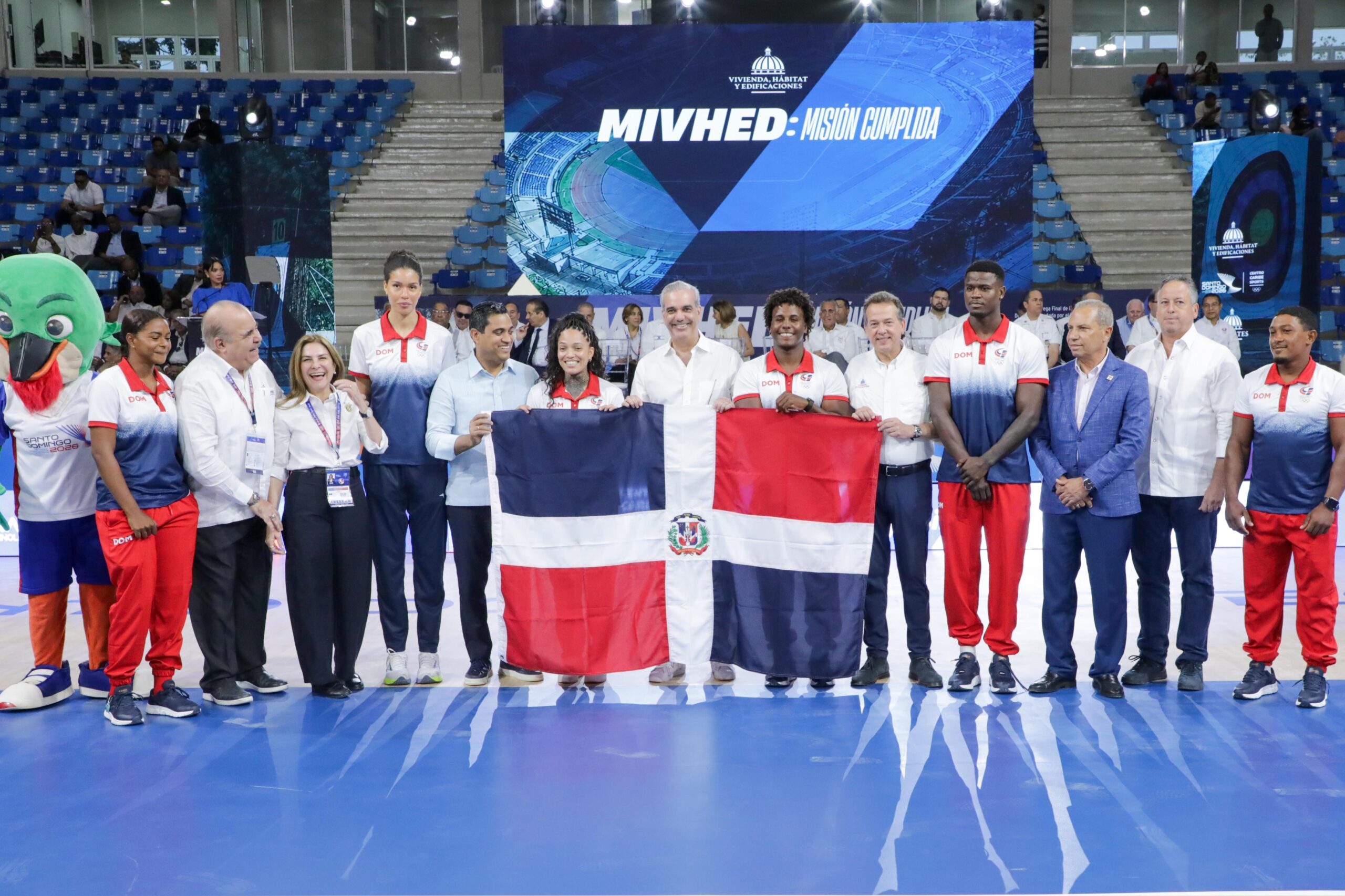 Luis Abinader entrega la bandera nacional a delegación criolla entrega Palacio Voleibol