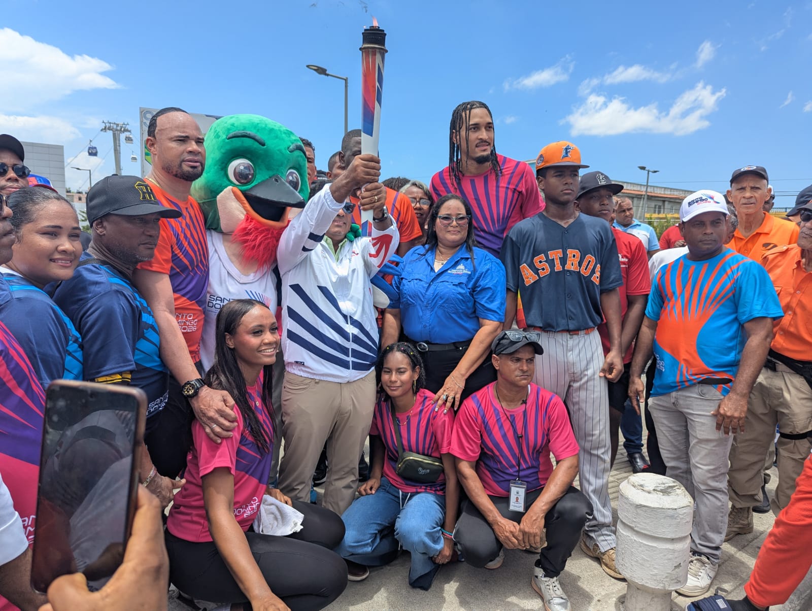 Crece el entusiasmo por los Juegos con el paso de la Antorcha por tres municipios