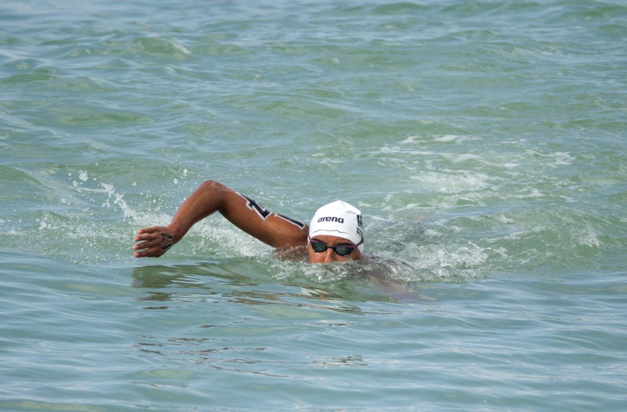 Mexicano Paulo Strehlke gana el oro en nado de aguas abiertas